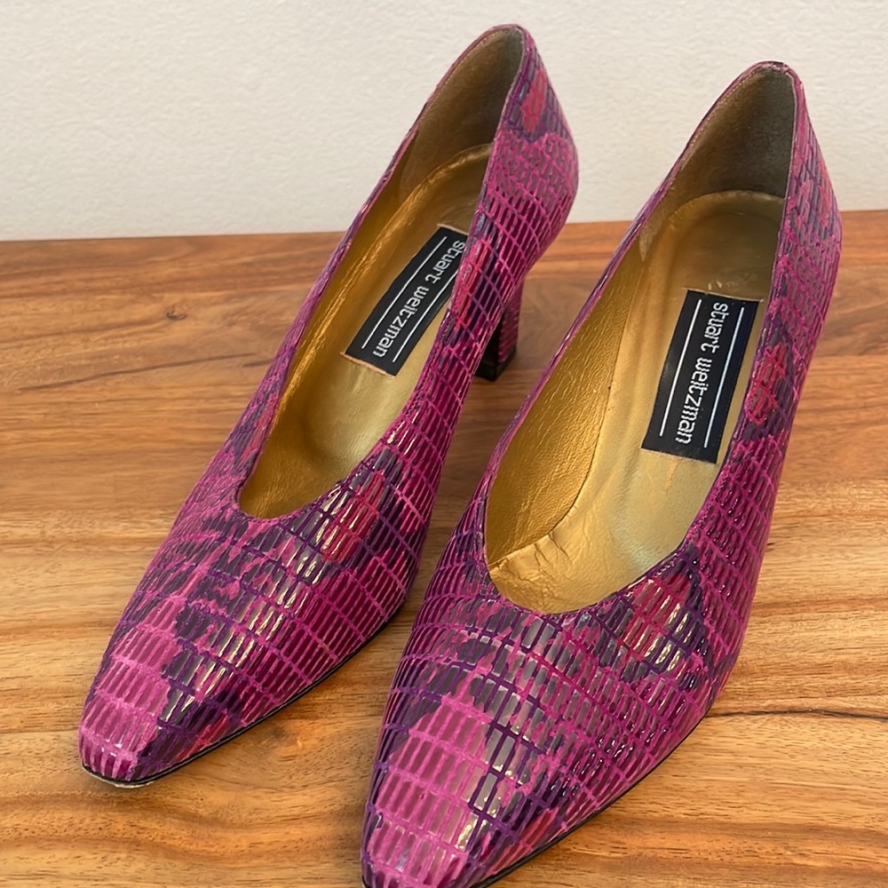 Stuart Weitzman. Size 7.5 heels.